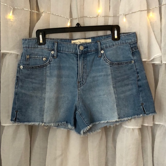 Gap Two-Toned Denim Shorts - Picture 1 of 3